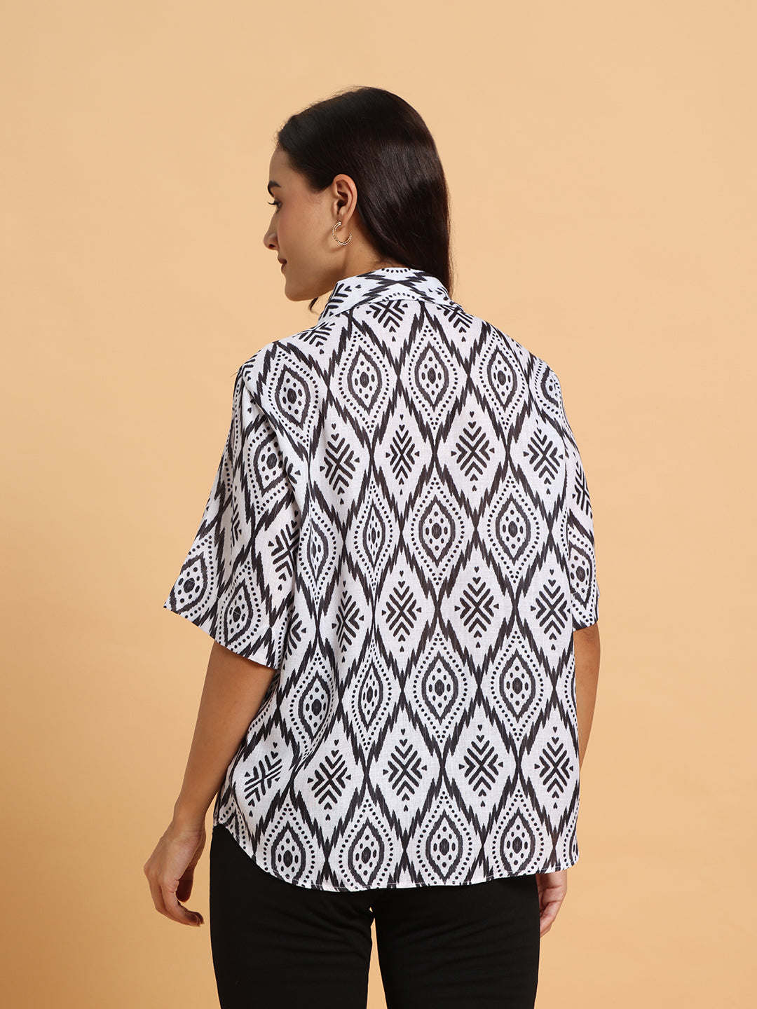 Frolic Rolic Black & White Geometric Print Cotton Blend Casual Shirt
