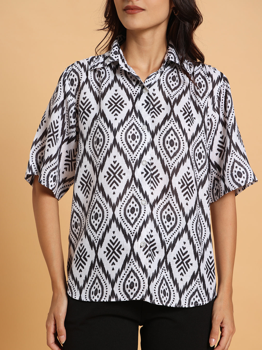 Frolic Rolic Black & White Geometric Print Cotton Blend Casual Shirt