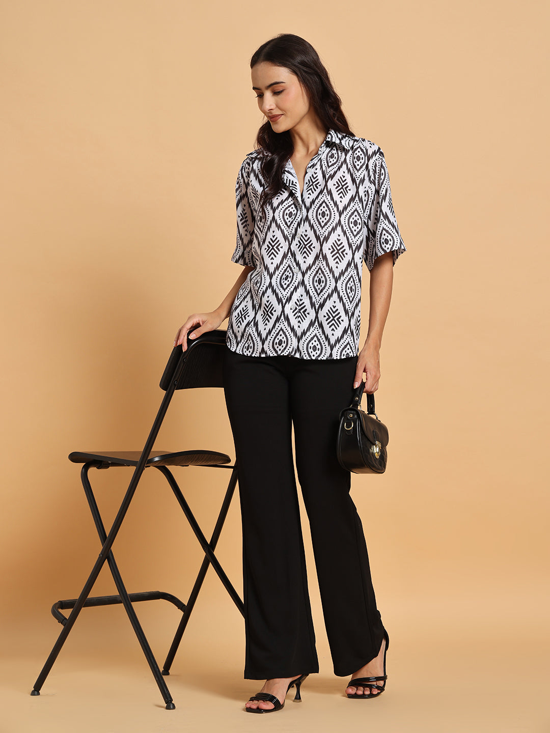 Frolic Rolic Black & White Geometric Print Cotton Blend Casual Shirt